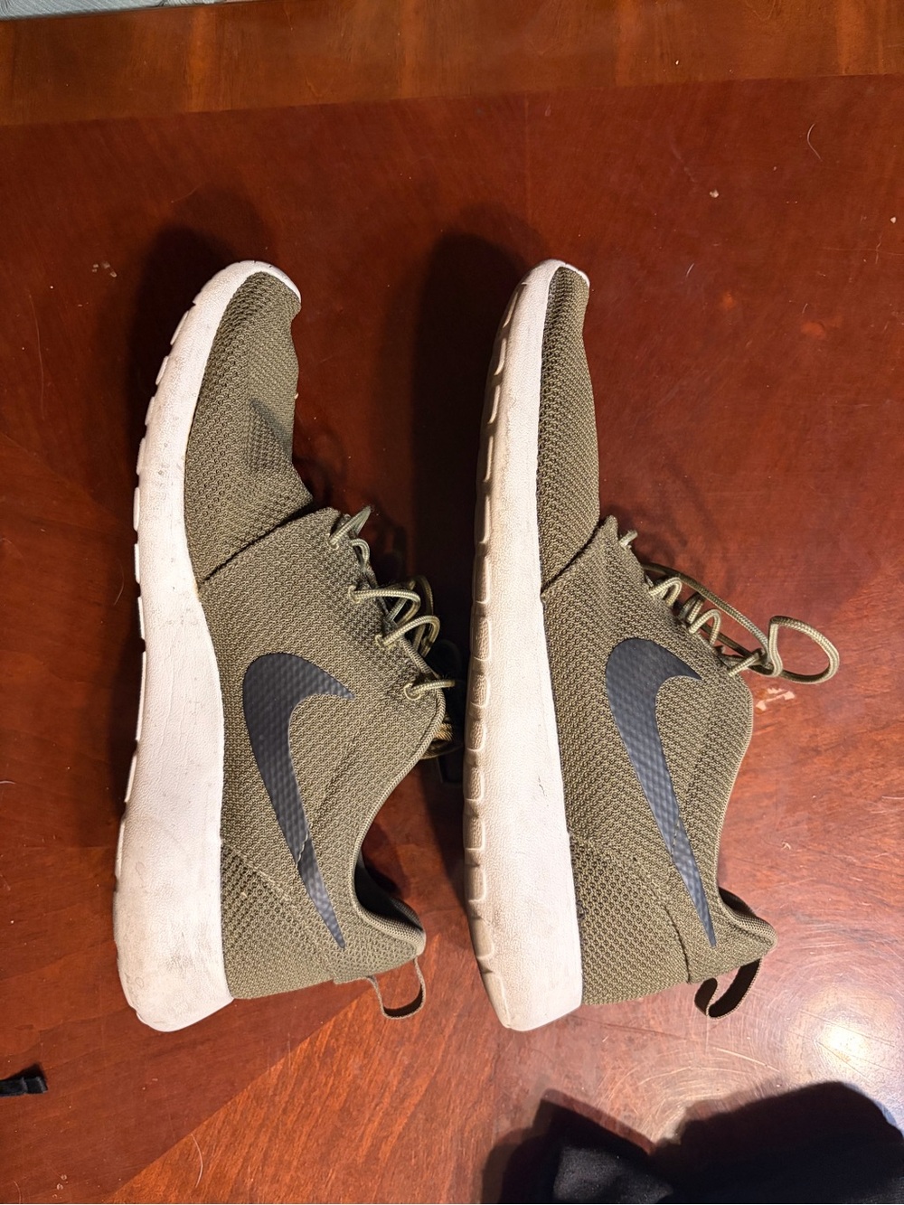 Nike Men’s Olive Green Mesh Sneakers with Black Swoosh
